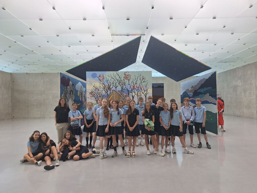 Besuch der 2a im Kunsthaus Bregen